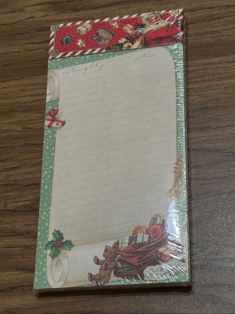 Punch Studio Christmas Santa Magnetic Lined Notepad - 100 sheets - 8” x 4”,